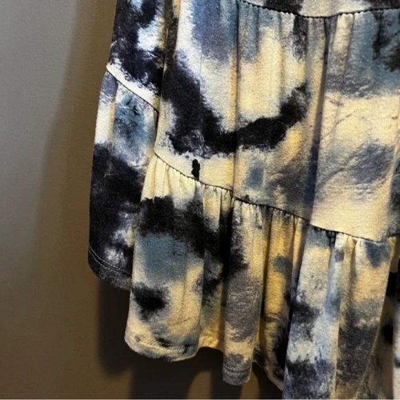 Urban Outfitters •entro• Watercolour Design Tank - Picture 2 of 3